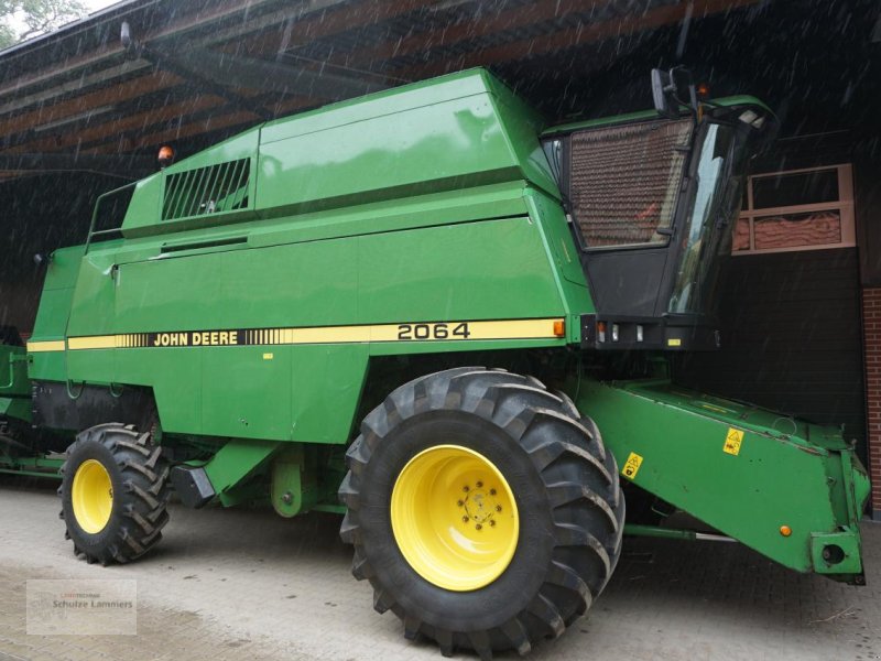 Mähdrescher typu John Deere 2064 + 820 Schneidwerk, Gebrauchtmaschine v Borken (Obrázek 1)