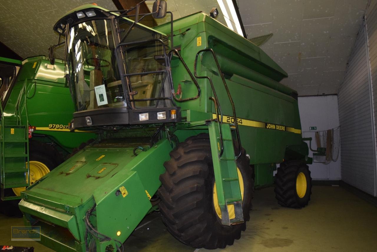 Mähdrescher van het type John Deere 2064, Gebrauchtmaschine in Oyten (Foto 1)