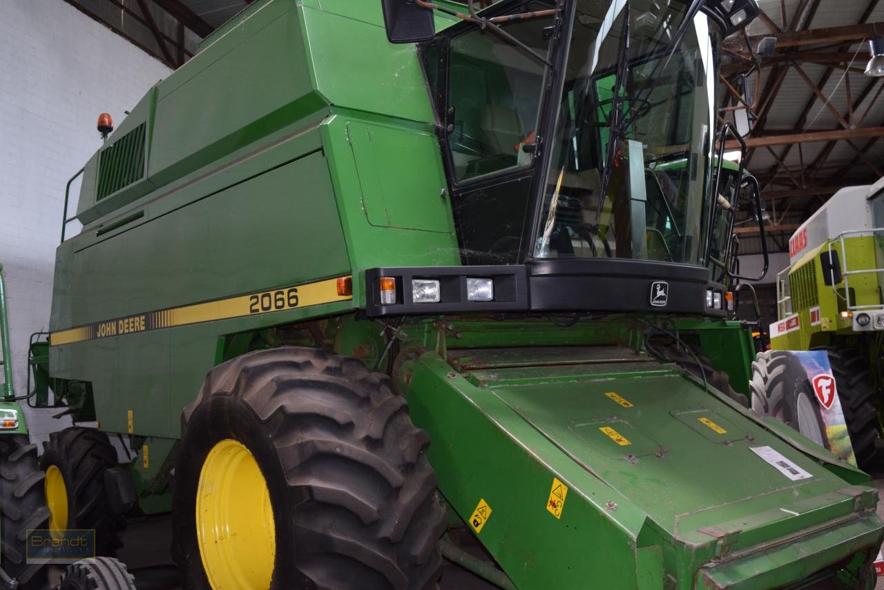 Mähdrescher van het type John Deere 2066, Gebrauchtmaschine in Oyten (Foto 2)