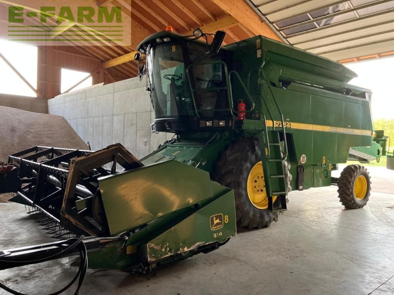 Mähdrescher del tipo John Deere 2254, Gebrauchtmaschine en REDLHAM (Imagen 1)