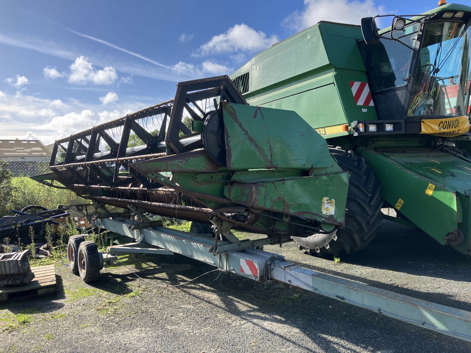 Mähdrescher типа John Deere 2264, Gebrauchtmaschine в Plestan (Фотография 3)