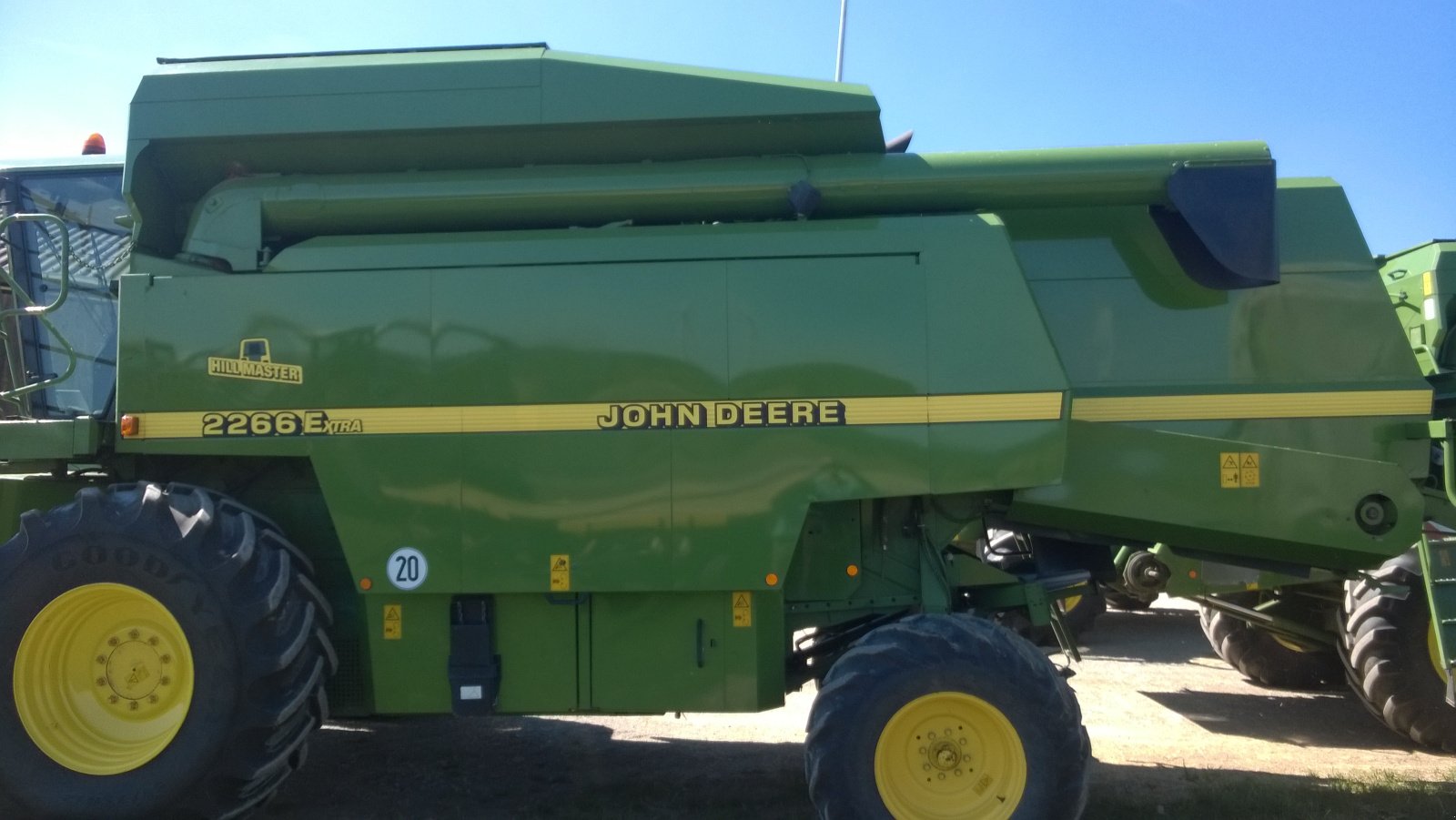 Mähdrescher des Typs John Deere 2266 HM Extra, Gebrauchtmaschine in Neresheim (Bild 3)