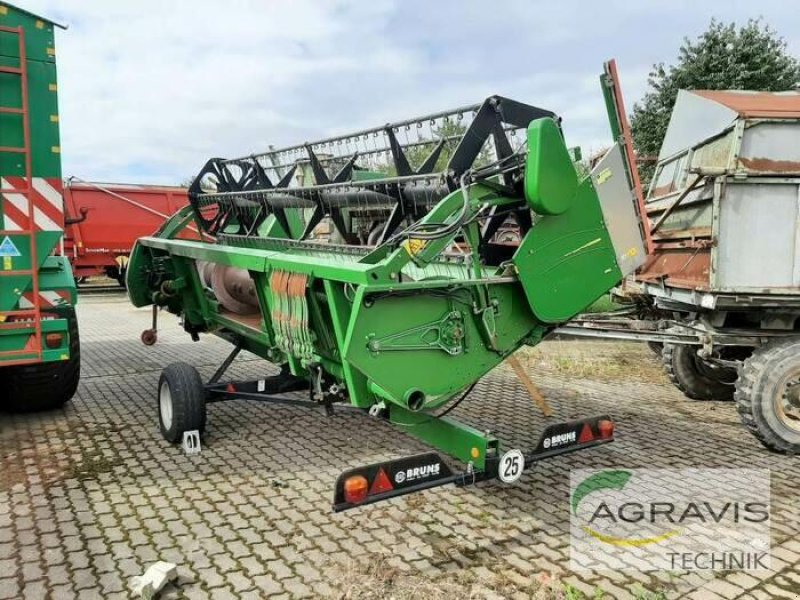 Mähdrescher des Typs John Deere 9560 WTS, Gebrauchtmaschine in Calbe / Saale (Bild 13)