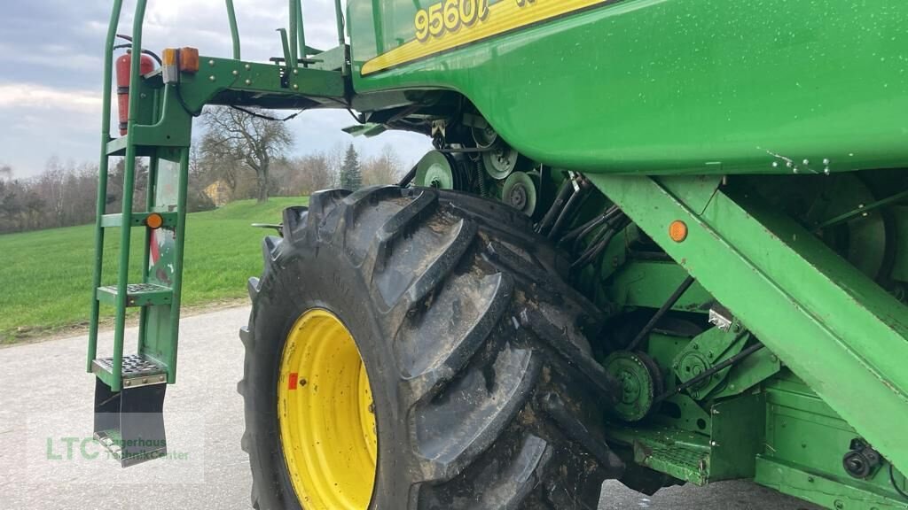 Mähdrescher of the type John Deere 9560i WTS HillMaster, Gebrauchtmaschine in Redlham (Picture 2)