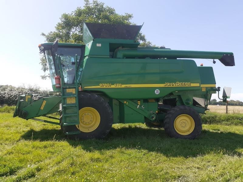 Mähdrescher du type John Deere 9780I, Gebrauchtmaschine en BRAY en Val (Photo 3)