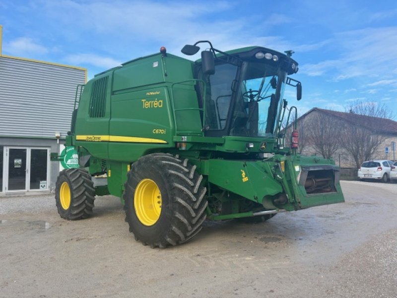 Mähdrescher от тип John Deere C670HM, Gebrauchtmaschine в CHAUMESNIL (Снимка 1)