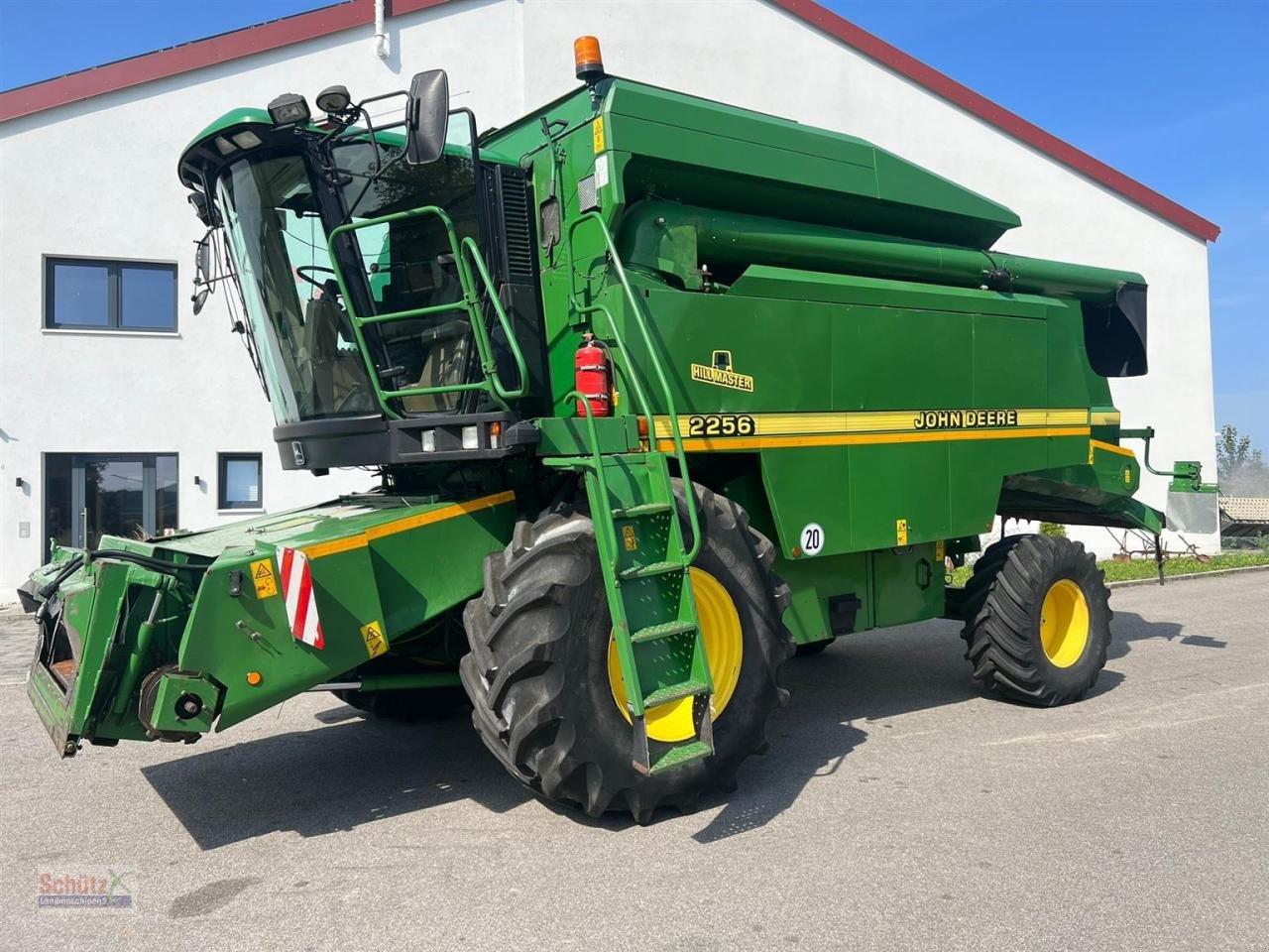 Mähdrescher of the type John Deere Mähdrescher 2256 Hillmaster, Gebrauchtmaschine in Schierling (Picture 2)