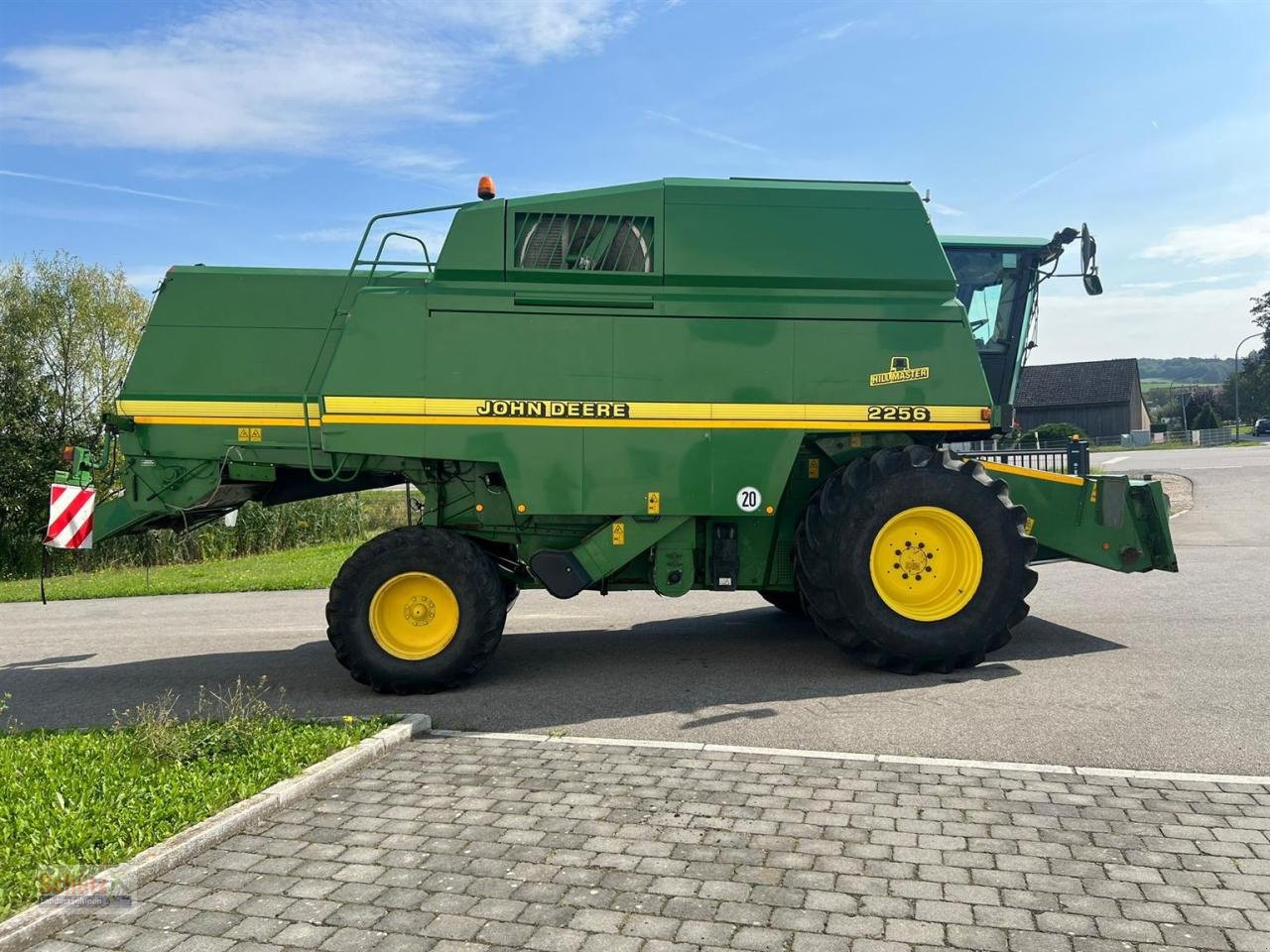 Mähdrescher Türe ait John Deere Mähdrescher 2256 Hillmaster, Gebrauchtmaschine içinde Schierling (resim 5)