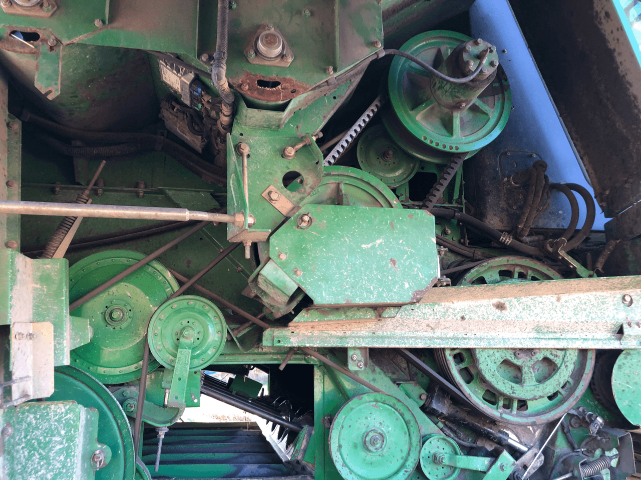 Mähdrescher des Typs John Deere MOISSONNEUSE BATTEUSE C 670, Gebrauchtmaschine in SAINT ANDIOL (Bild 7)