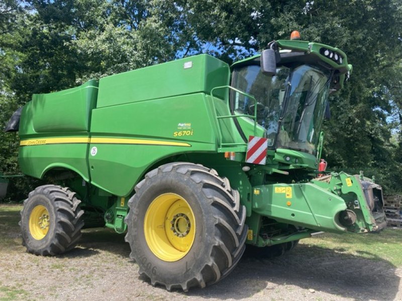 Mähdrescher of the type John Deere S 670, Gebrauchtmaschine in SAVIGNEUX (Picture 1)