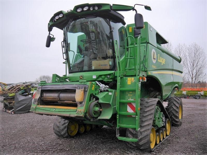 Mähdrescher of the type John Deere S 690 i RT, Gebrauchtmaschine in Landsberg