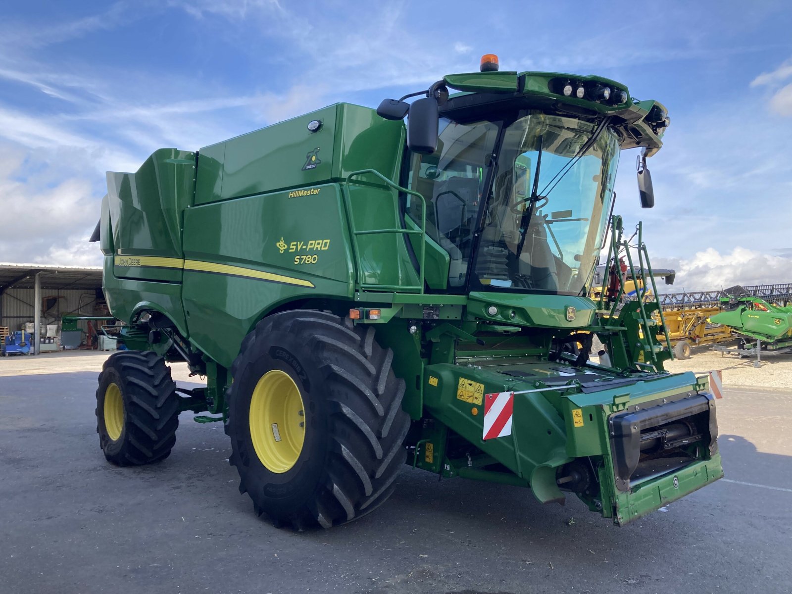 Mähdrescher типа John Deere S 780 I HILLMASTER 4X4, Gebrauchtmaschine в VAROIS & CHAIGNOT (Фотография 2)