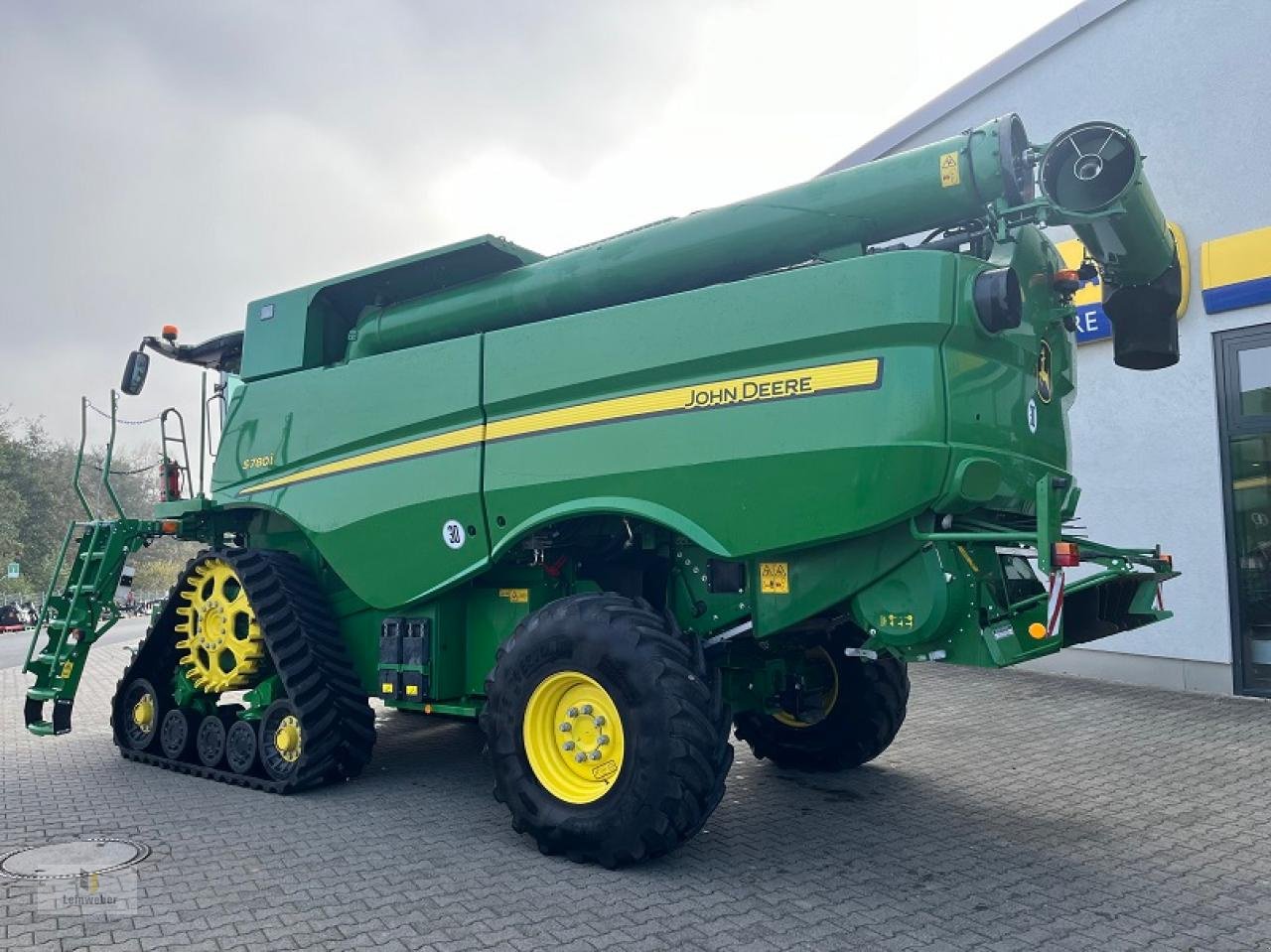 Mähdrescher des Typs John Deere S 780i, Gebrauchtmaschine in Neuhof - Dorfborn (Bild 4)