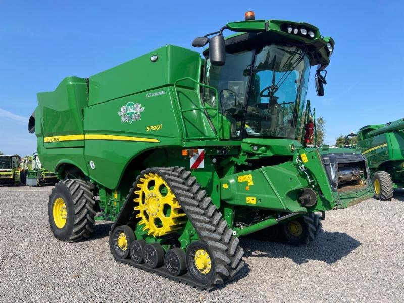 Mähdrescher du type John Deere S 790 T4, Gebrauchtmaschine en Landsberg (Photo 1)