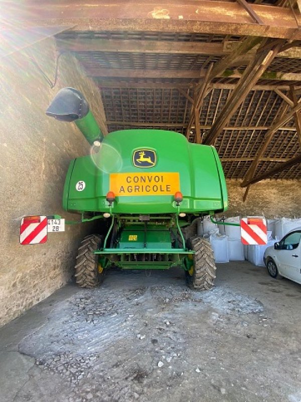 Mähdrescher tip John Deere S560, Gebrauchtmaschine in PITHIVIERS Cedex (Poză 2)