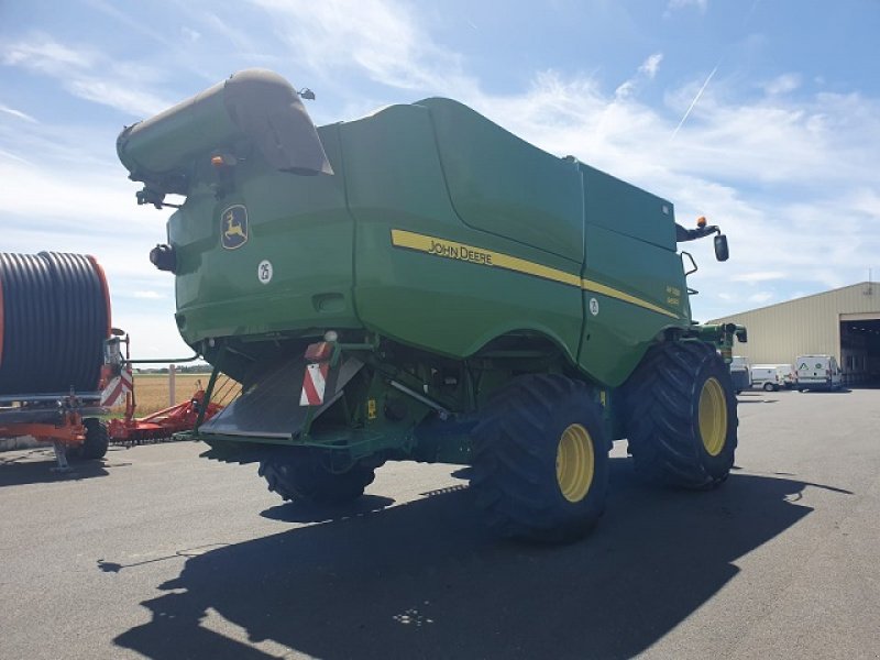 Mähdrescher van het type John Deere S690, Gebrauchtmaschine in PITHIVIERS Cedex (Foto 4)