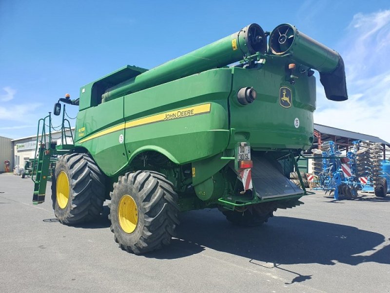 Mähdrescher del tipo John Deere S690, Gebrauchtmaschine en PITHIVIERS Cedex (Imagen 3)