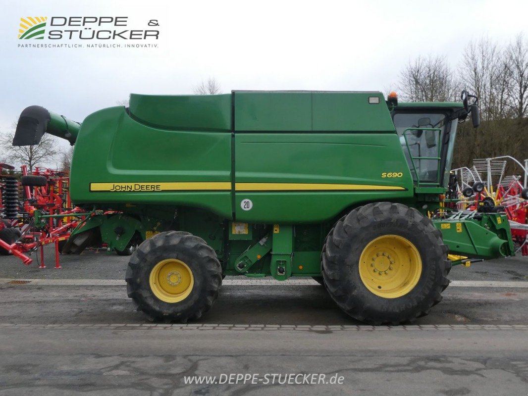 Mähdrescher del tipo John Deere S690, Gebrauchtmaschine en Lauterberg/Barbis (Imagen 1)