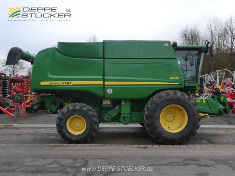 Mähdrescher от тип John Deere S690, Gebrauchtmaschine в Lauterberg/Barbis