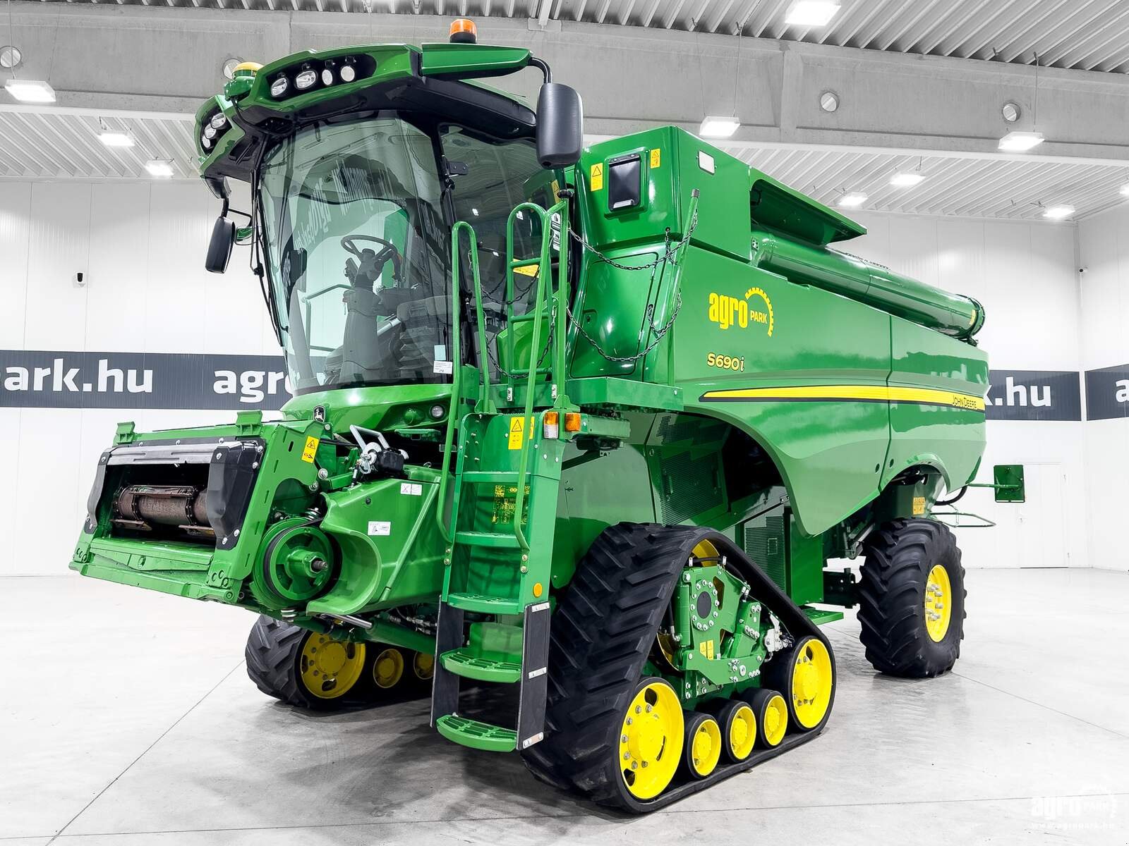 Mähdrescher типа John Deere S690i, Gebrauchtmaschine в Csengele (Фотография 2)