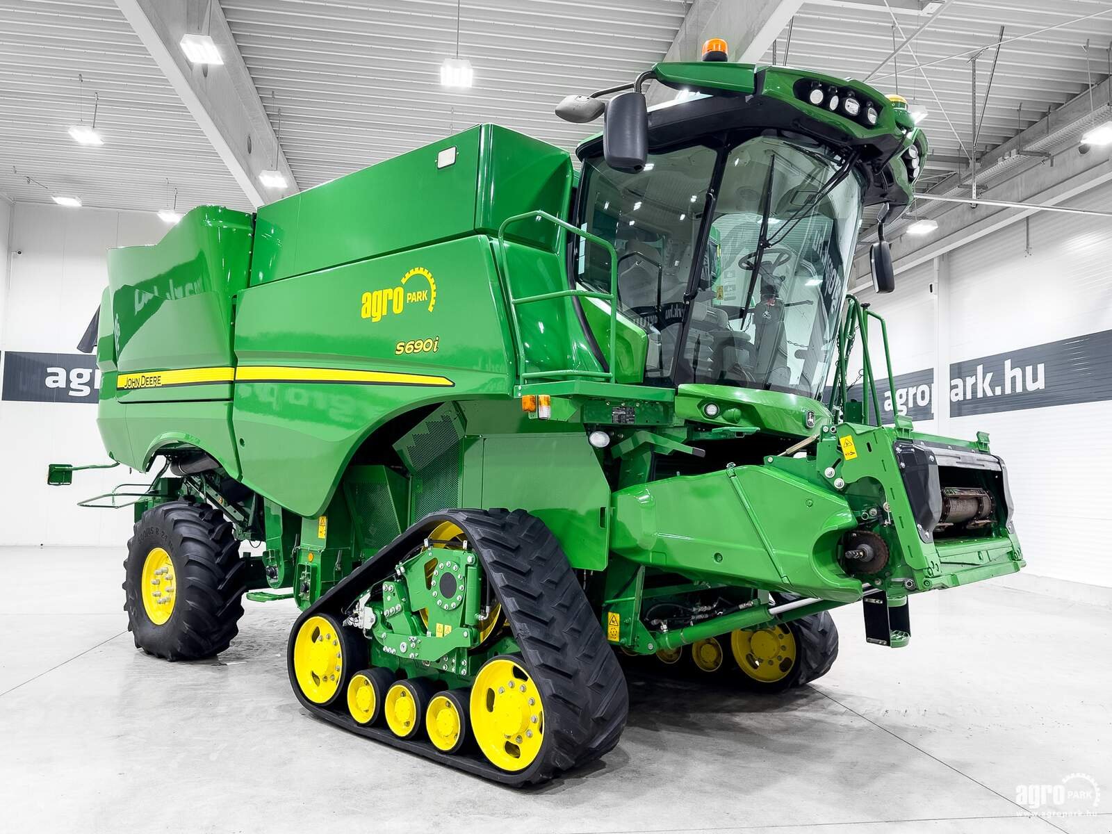 Mähdrescher типа John Deere S690i, Gebrauchtmaschine в Csengele (Фотография 3)