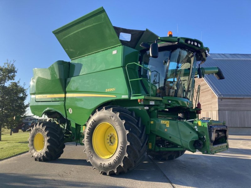 Mähdrescher of the type John Deere S690I, Gebrauchtmaschine in Bramming (Picture 1)