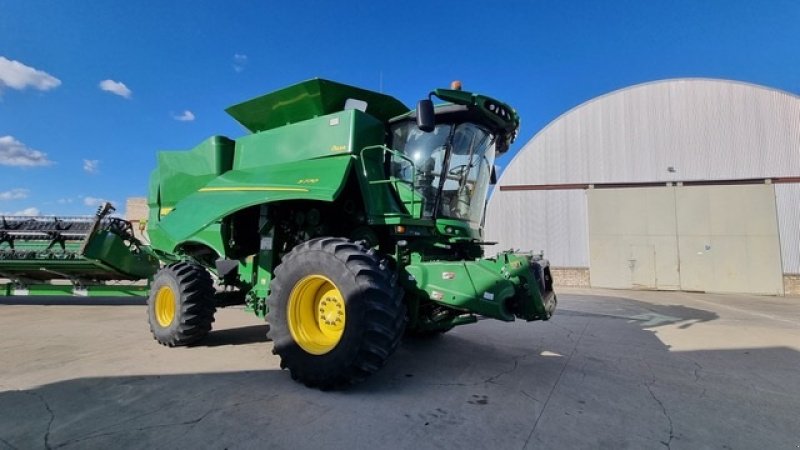 Mähdrescher типа John Deere S770 4WD. INCL Skærebord JD630R. GPS aktiveret. Ring til Ulrik 0045-40255544 for flere billeder og info om fremvisning mm. Jeg snakker Jysk, tysk og engelsk., Gebrauchtmaschine в Kolding (Фотография 4)