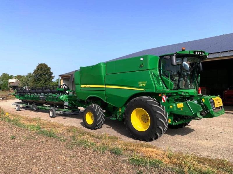 Mähdrescher del tipo John Deere S770, Gebrauchtmaschine en SAINT-GERMAIN DU PUY (Imagen 2)