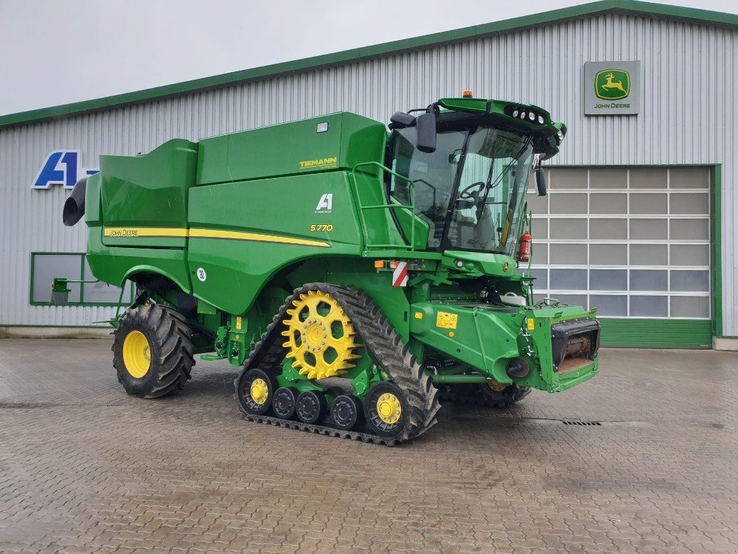 Mähdrescher of the type John Deere S770, Neumaschine in Sittensen (Picture 2)