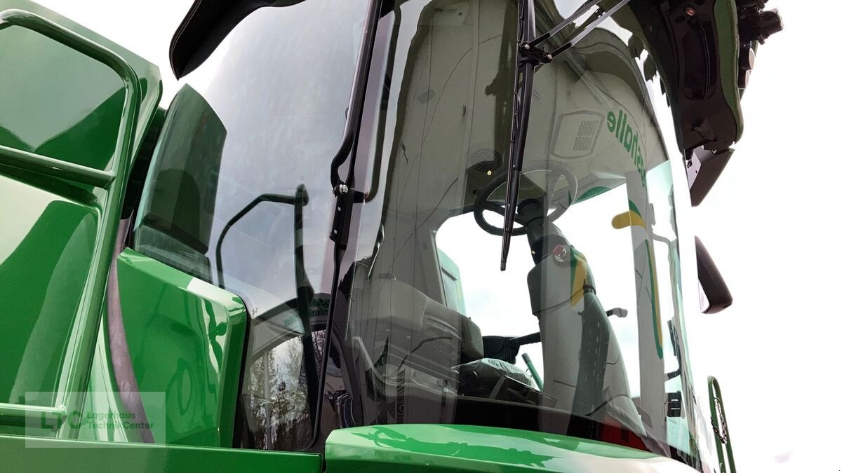 Mähdrescher van het type John Deere S770, Neumaschine in Eggendorf (Foto 12)