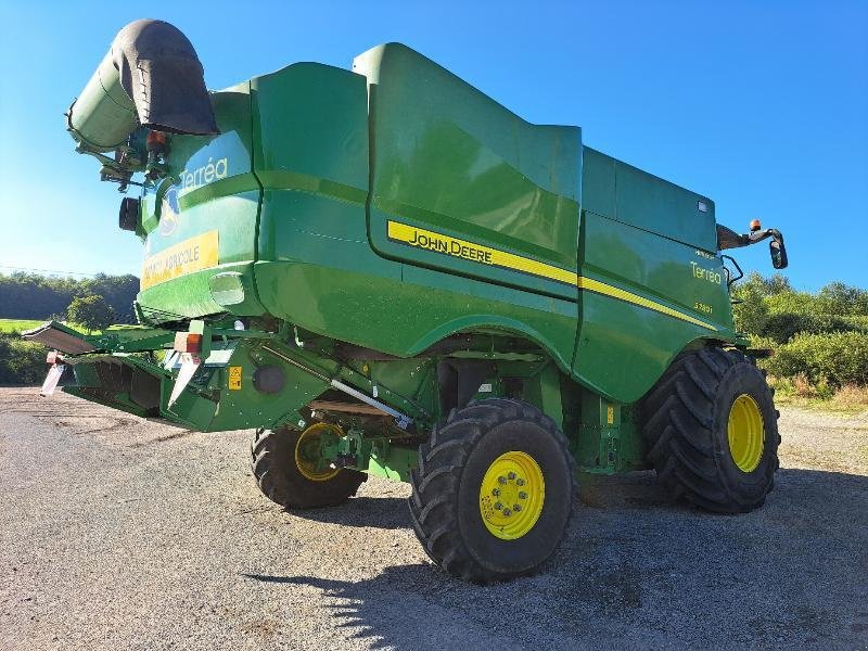 Mähdrescher du type John Deere S780 HM, Gebrauchtmaschine en STENAY (Photo 3)