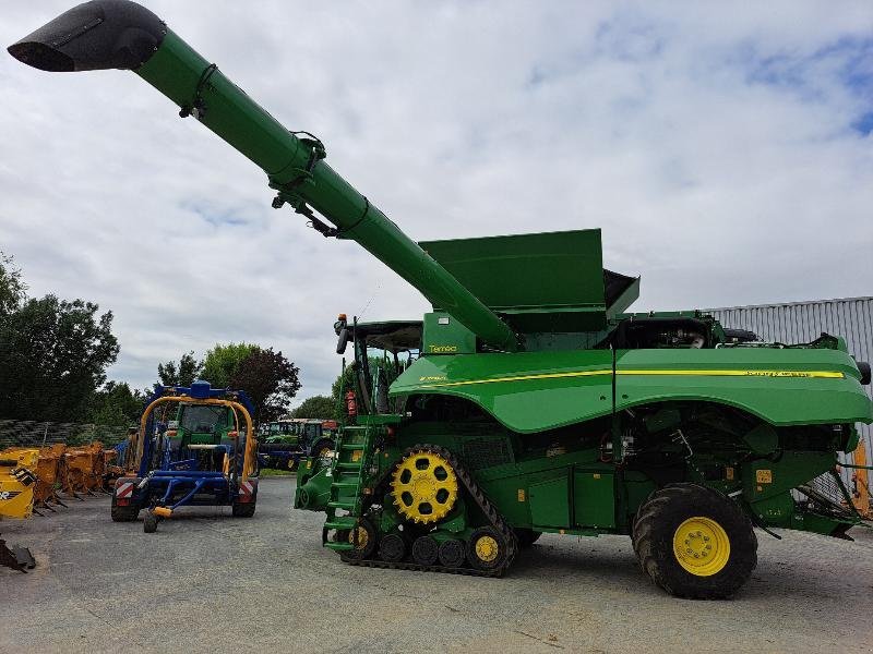 Mähdrescher Türe ait John Deere S780, Gebrauchtmaschine içinde VOUZIERS (resim 3)