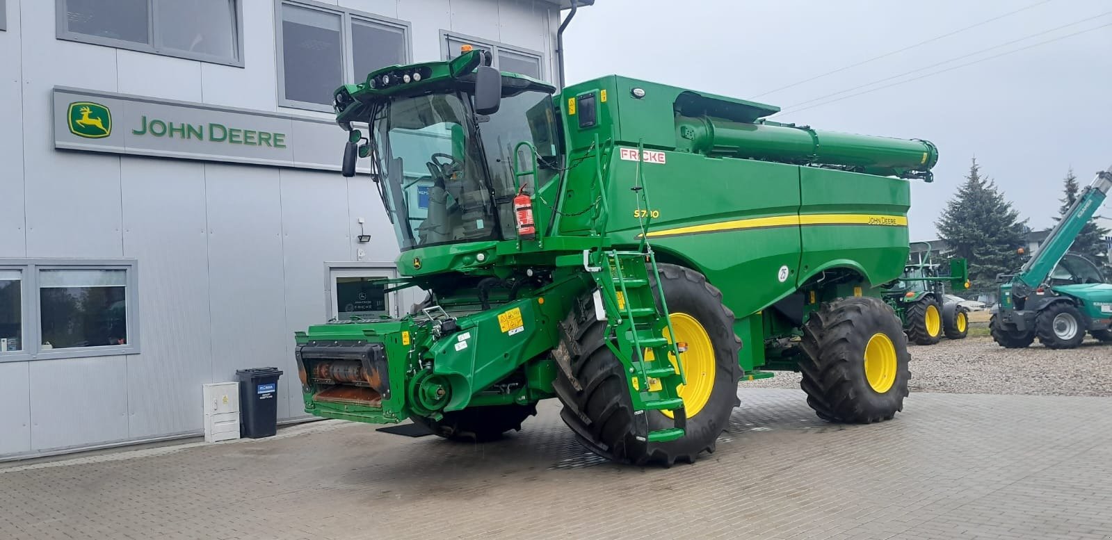 Mähdrescher van het type John Deere S780, Gebrauchtmaschine in Mrągowo (Foto 1)