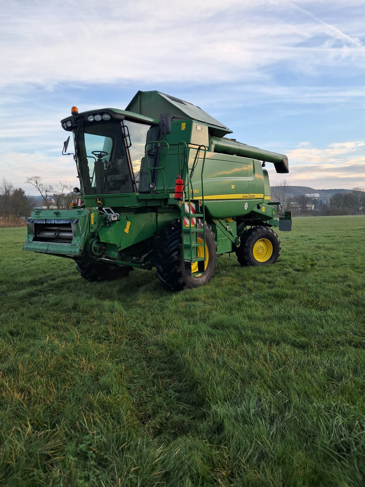 Mähdrescher of the type John Deere T 550 HM, Gebrauchtmaschine in Bad Sobernheim (Picture 1)