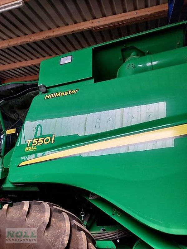 Mähdrescher van het type John Deere T 550i HM, Gebrauchtmaschine in Limburg (Foto 4)