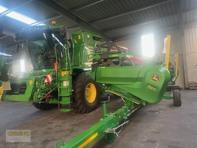 Mähdrescher of the type John Deere T 550i HM, Neumaschine in Euskirchen (Picture 2)