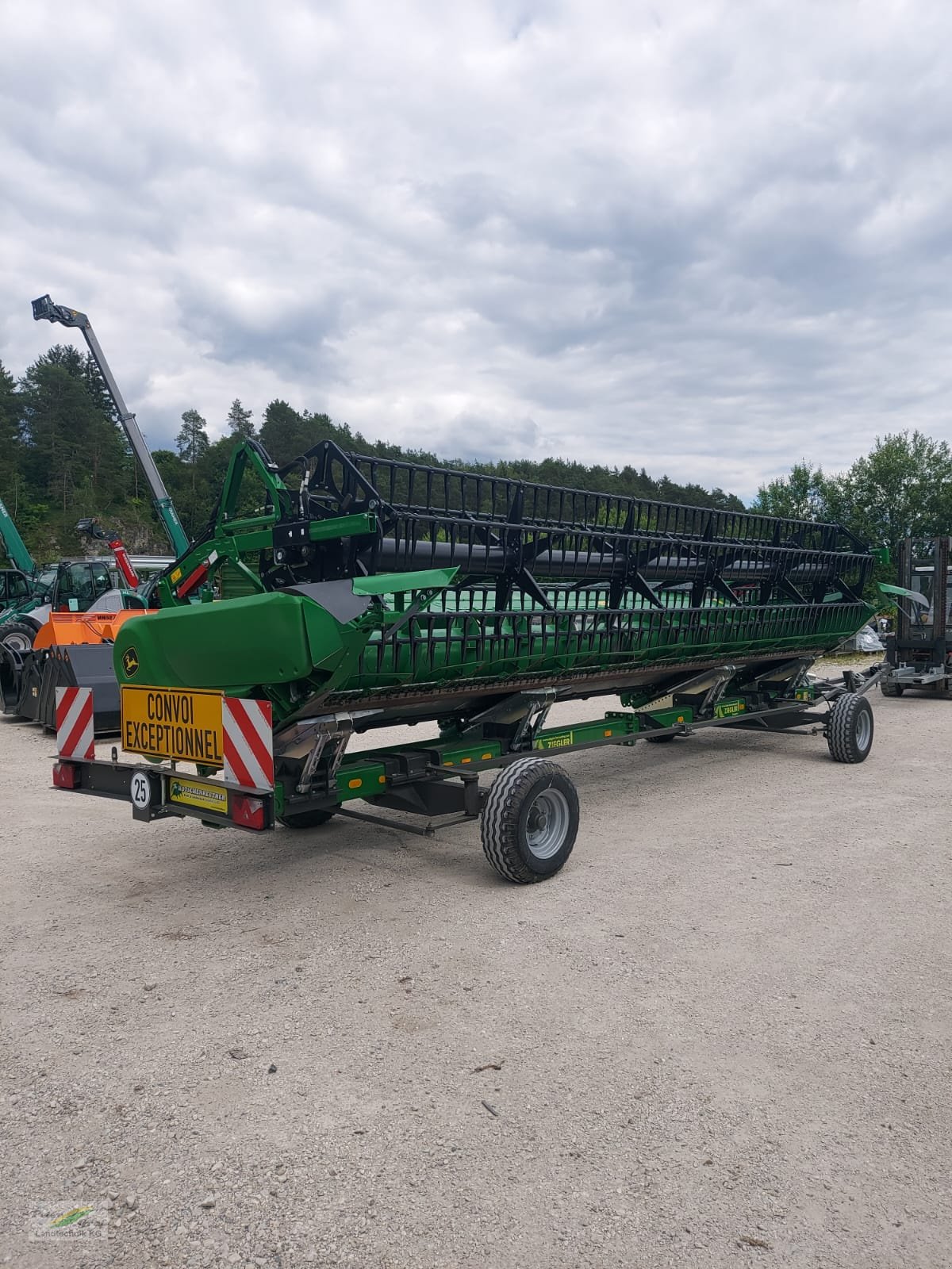 Mähdrescher типа John Deere T 560 i HM Demo, Gebrauchtmaschine в Pegnitz-Bronn (Фотография 16)