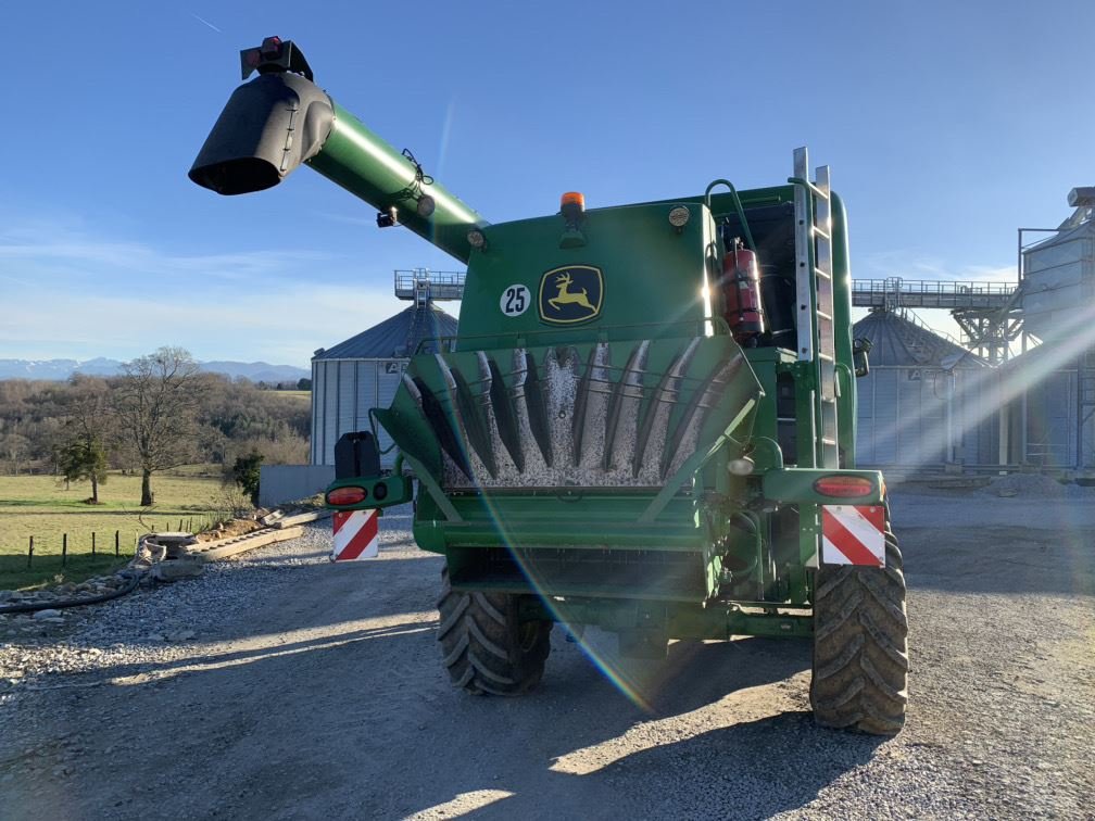 Mähdrescher du type John Deere T 560 I  T5, Gebrauchtmaschine en Aubiet (Photo 4)