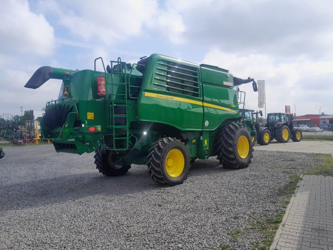 Mähdrescher du type John Deere T 560i, Neumaschine en Mrągowo (Photo 4)