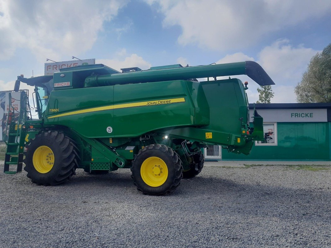 Mähdrescher van het type John Deere T 560i, Neumaschine in Mrągowo (Foto 7)