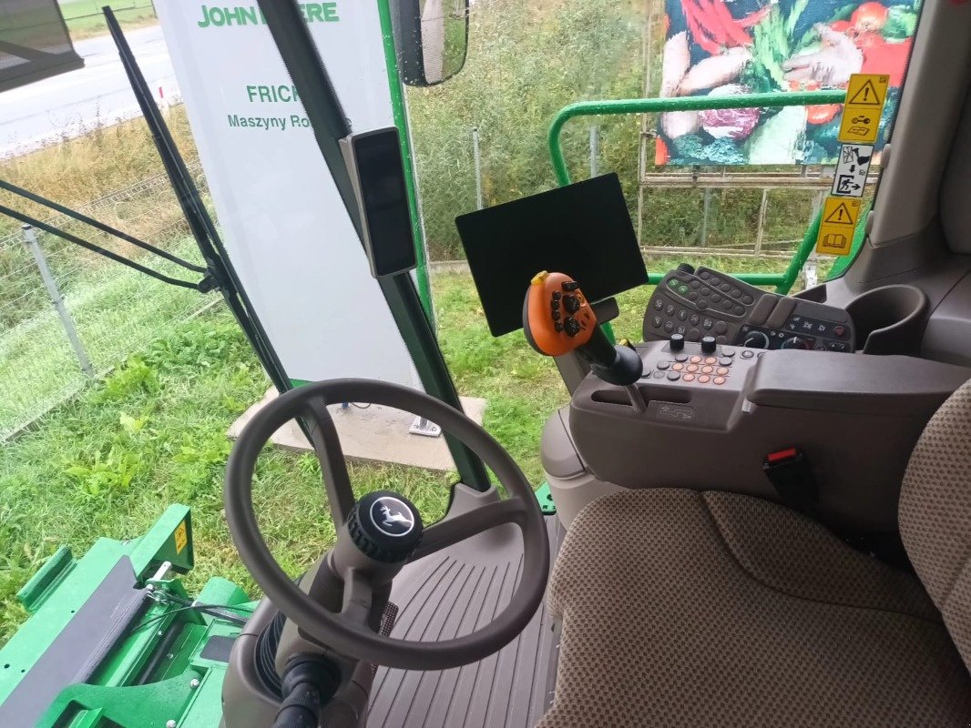 Mähdrescher des Typs John Deere T 560i, Neumaschine in Mrągowo (Bild 14)