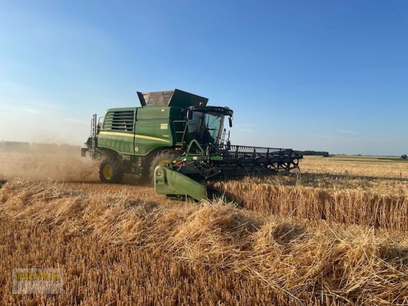 Mähdrescher van het type John Deere T 560i, Gebrauchtmaschine in Euskirchen (Foto 3)