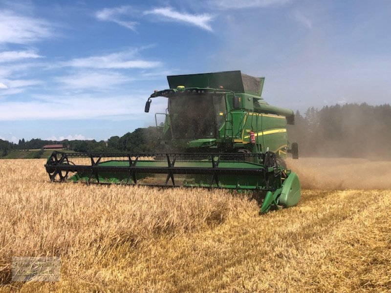 Mähdrescher van het type John Deere T 660 i, Gebrauchtmaschine in Unterneukirchen (Foto 1)