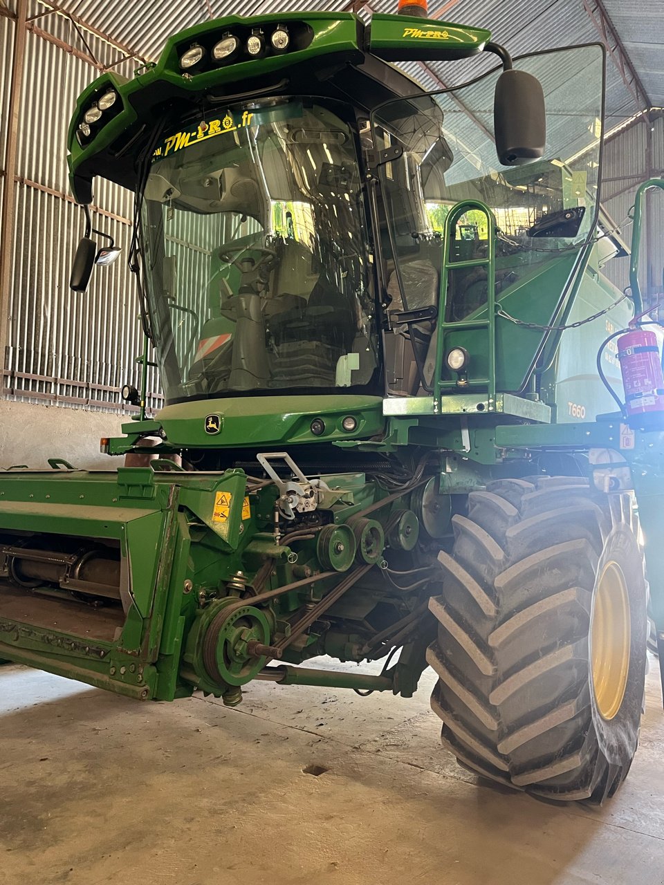 Mähdrescher des Typs John Deere T 660, Gebrauchtmaschine in Reims (Bild 3)