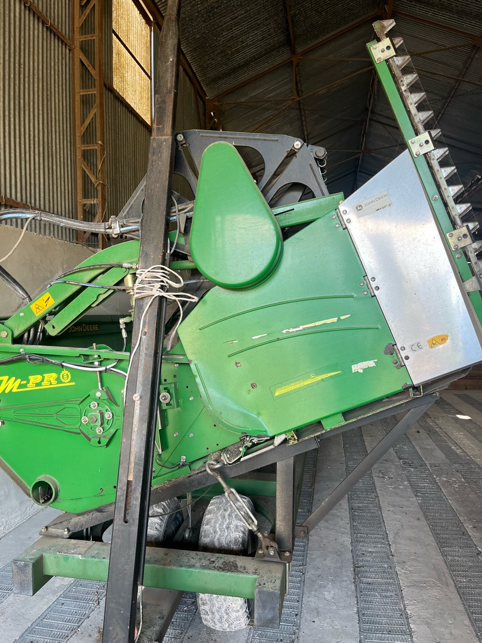 Mähdrescher typu John Deere T 660, Gebrauchtmaschine w Reims (Zdjęcie 2)