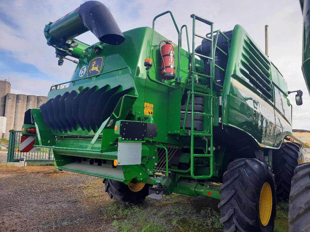 Mähdrescher du type John Deere T 660I, Gebrauchtmaschine en CHEMAUDIN ET VAUX (Photo 10)