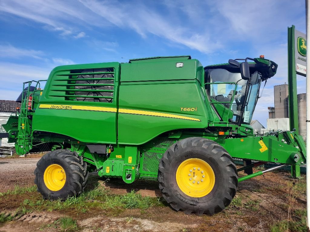 Mähdrescher typu John Deere T 660I, Gebrauchtmaschine w CHEMAUDIN ET VAUX (Zdjęcie 2)