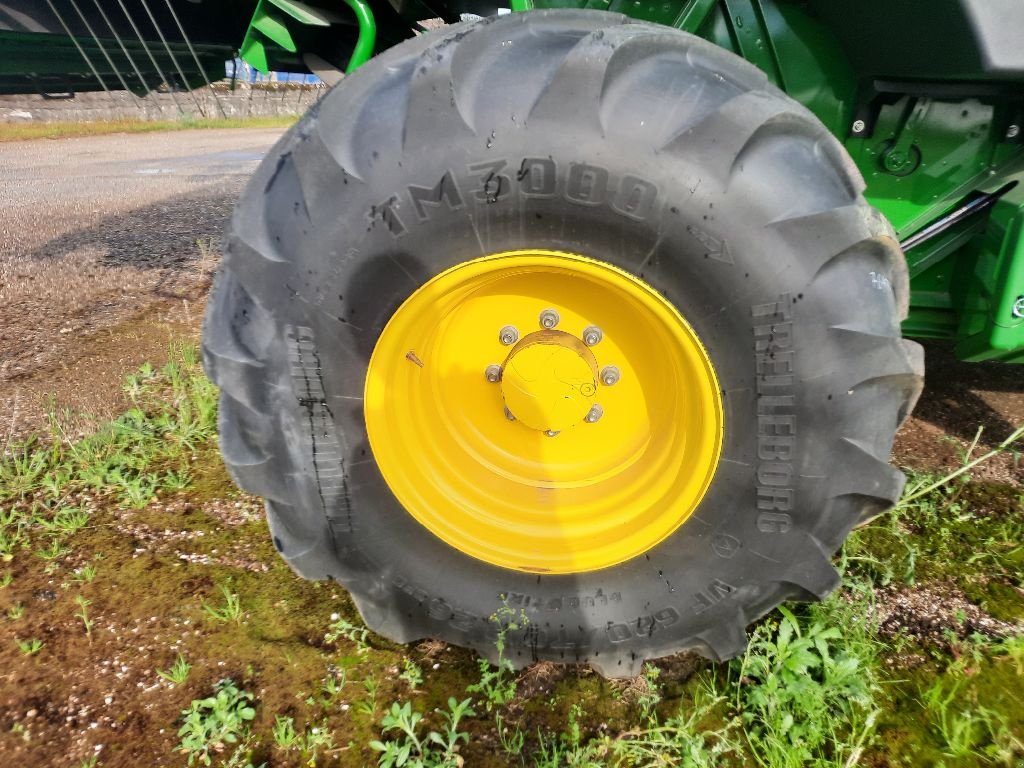 Mähdrescher tip John Deere T 660I, Gebrauchtmaschine in CHEMAUDIN ET VAUX (Poză 4)