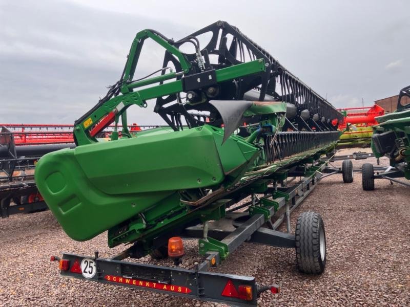 Mähdrescher del tipo John Deere T 670 T4i, Gebrauchtmaschine In Landsberg (Immagine 8)