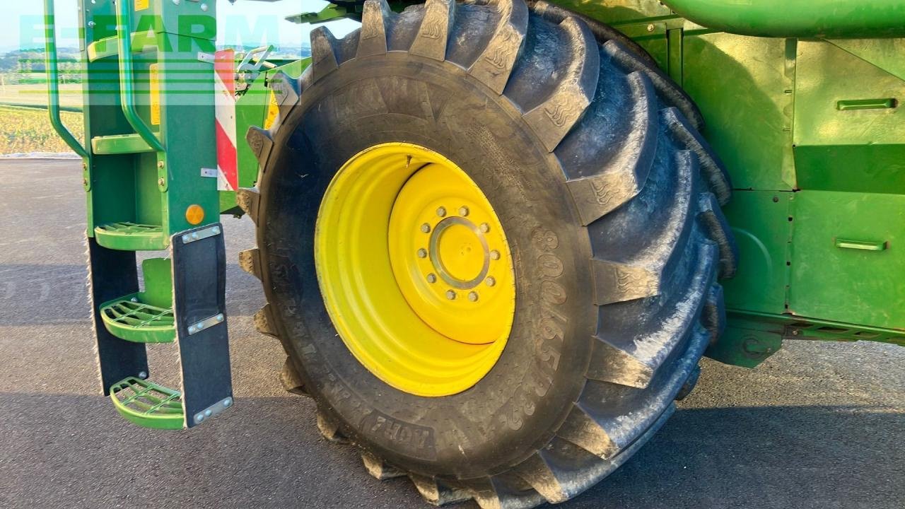 Mähdrescher des Typs John Deere T550 HM, Gebrauchtmaschine in REDLHAM (Bild 5)